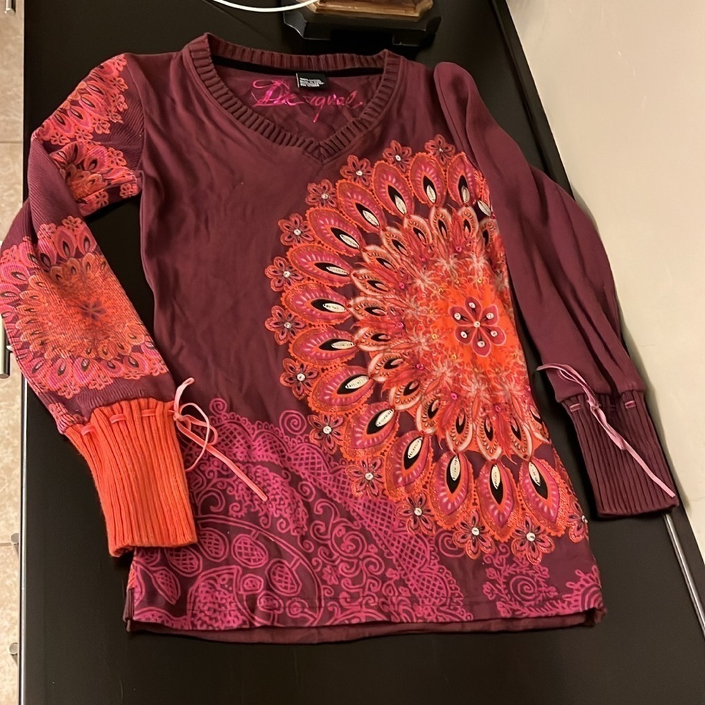Desigual geometric print Top, long sleeve, burgundy. Size M - Picture 3 of 11